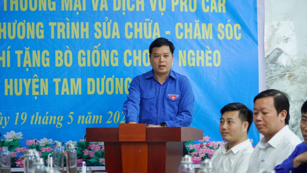 Phùng Quang Minh - Huyện ủy viên, Bí thư huyện đoàn Tam Dương tại buổi lễ ra mắt Chi ĐOàn Pro Car