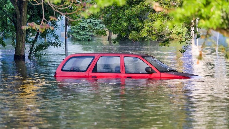 Xe ô tô bị ngập nước