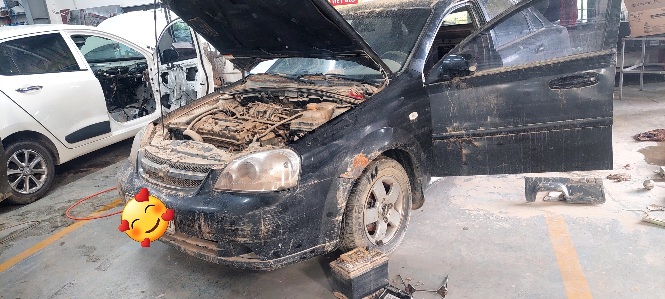 Bảo dưỡng ô tô sau bão lũ cần những gì?