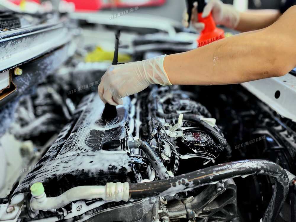 Cách làm khô khoang máy sau khi xe bị ngập nước